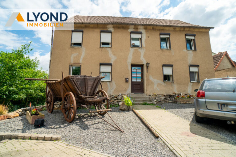 Großzügiges Zweifamilienhaus in Mansfeld!